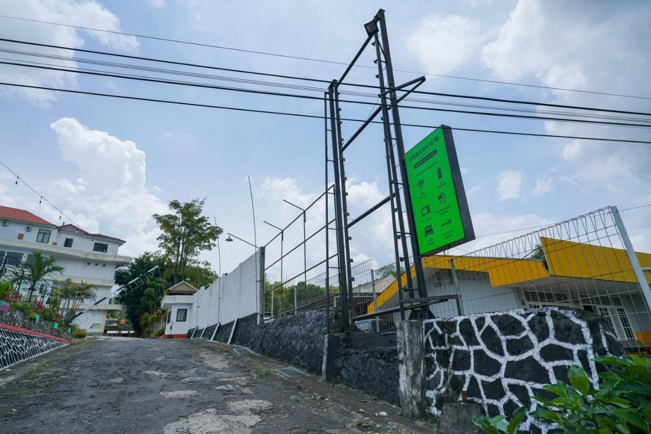 Urbanview Hotel Pangkalpinang Exterior foto