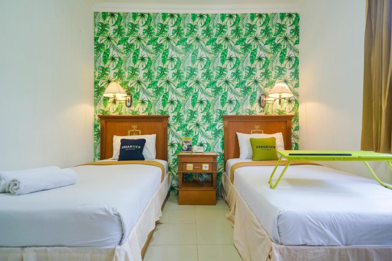 Urbanview Hotel Pangkalpinang Exterior foto